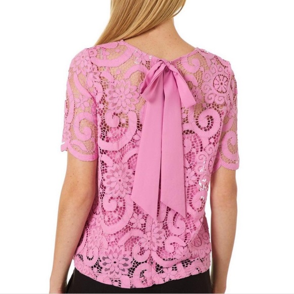 Nanette Lepore Tops - Nanette pink lace top. 🎀👛🎀